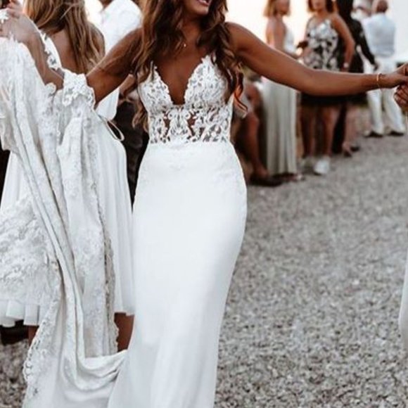 NEW ENZOANI MCKINLEY WEDDING DRESS, UNALTERED - Picture 6 of 11